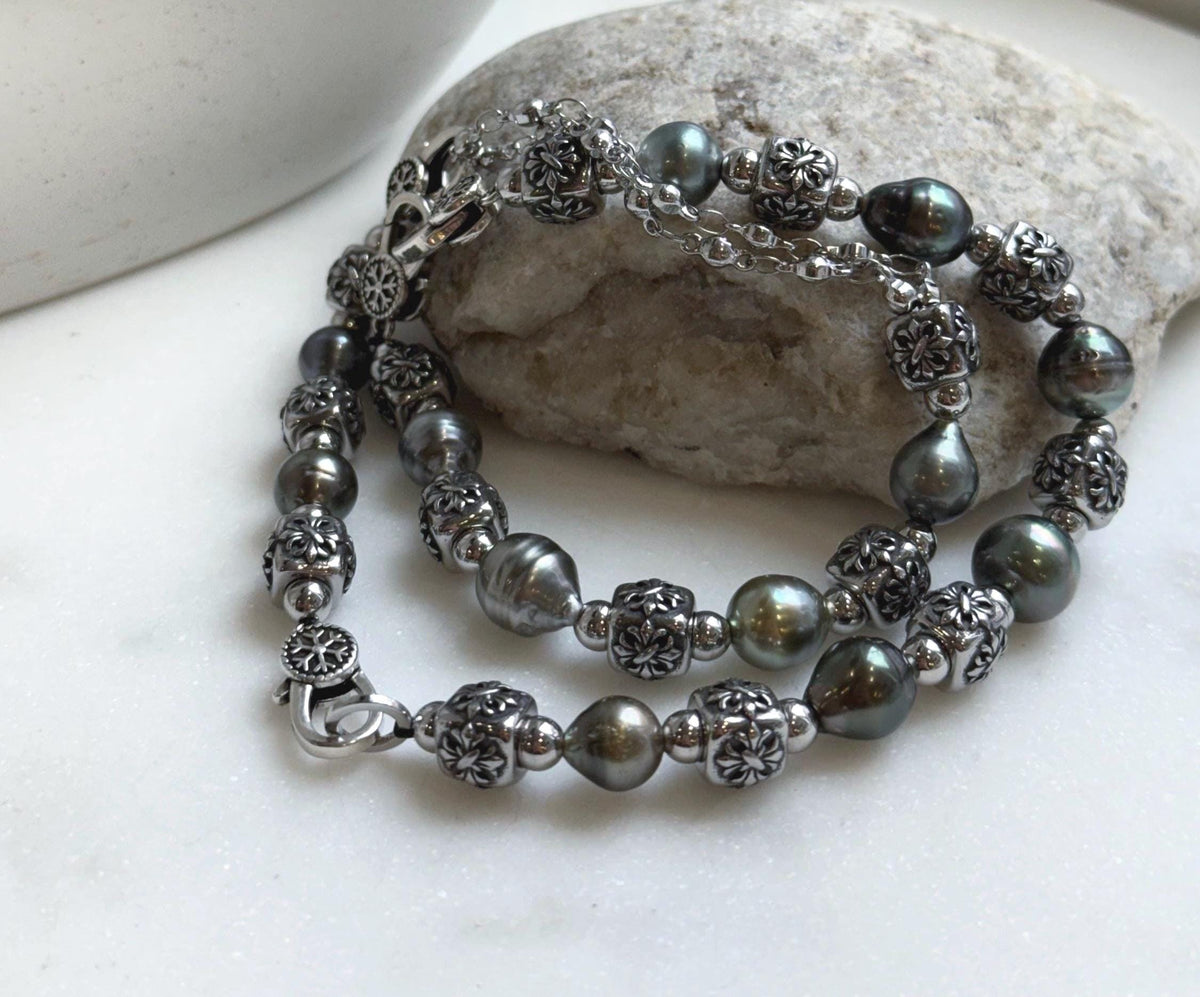 Elly’s 12pcs 8.4-10.6mm cool Tahitian natural peacock ocean pearls necklace strand: extreme luster, 18.7”, S925 silver necklace or bracelet.