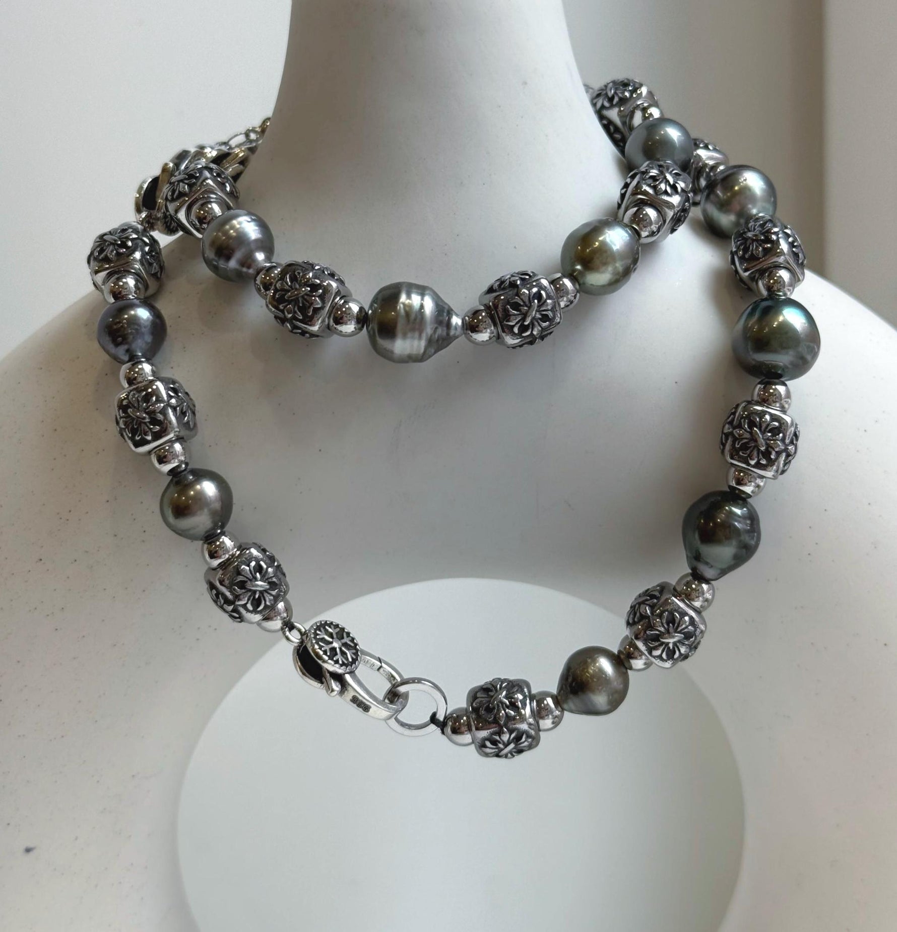 Elly’s 12pcs 8.4-10.6mm cool Tahitian natural peacock ocean pearls necklace strand: extreme luster, 18.7”, S925 silver necklace or bracelet.