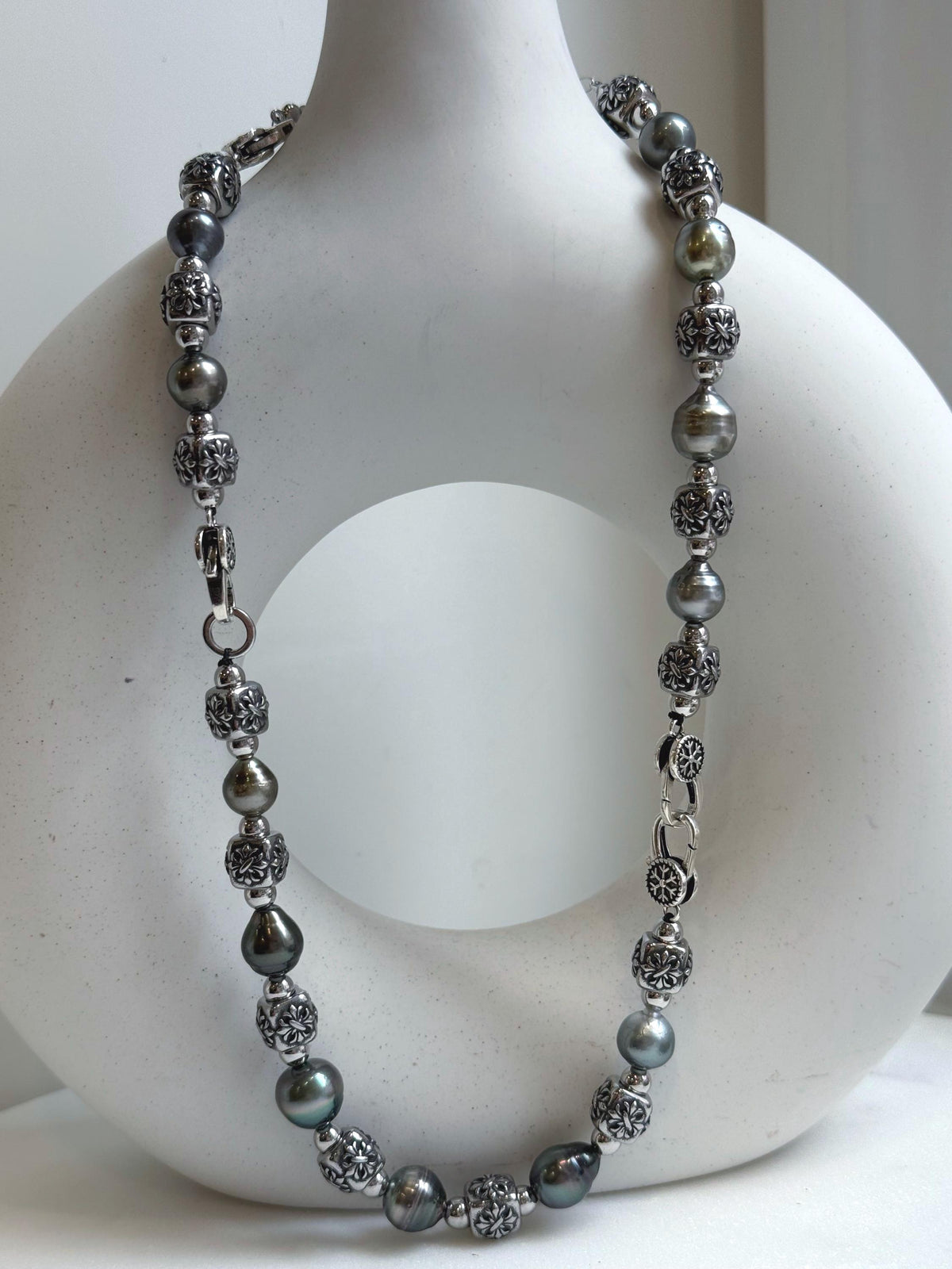 Elly’s 12pcs 8.4-10.6mm cool Tahitian natural peacock ocean pearls necklace strand: extreme luster, 18.7”, S925 silver necklace or bracelet.