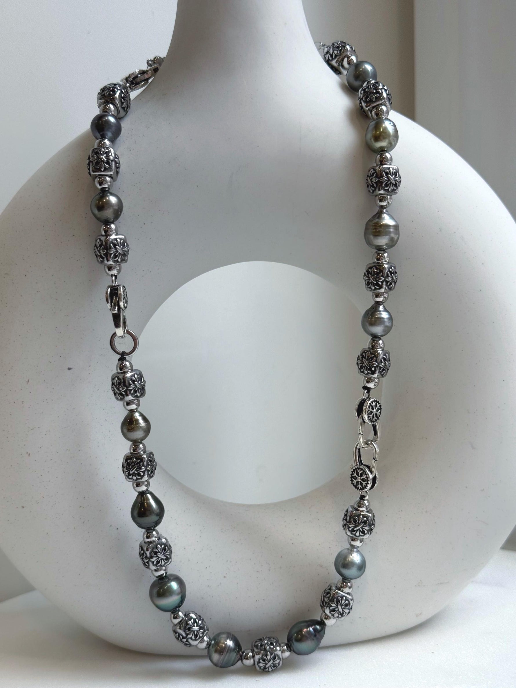 Elly’s 12pcs 8.4-10.6mm cool Tahitian natural peacock ocean pearls necklace strand: extreme luster, 18.7”, S925 silver necklace or bracelet.