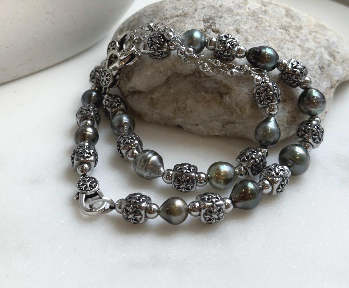 Elly’s 12pcs 8.4-10.6mm cool Tahitian natural peacock ocean pearls necklace strand: extreme luster, 18.7”, S925 silver necklace or bracelet.