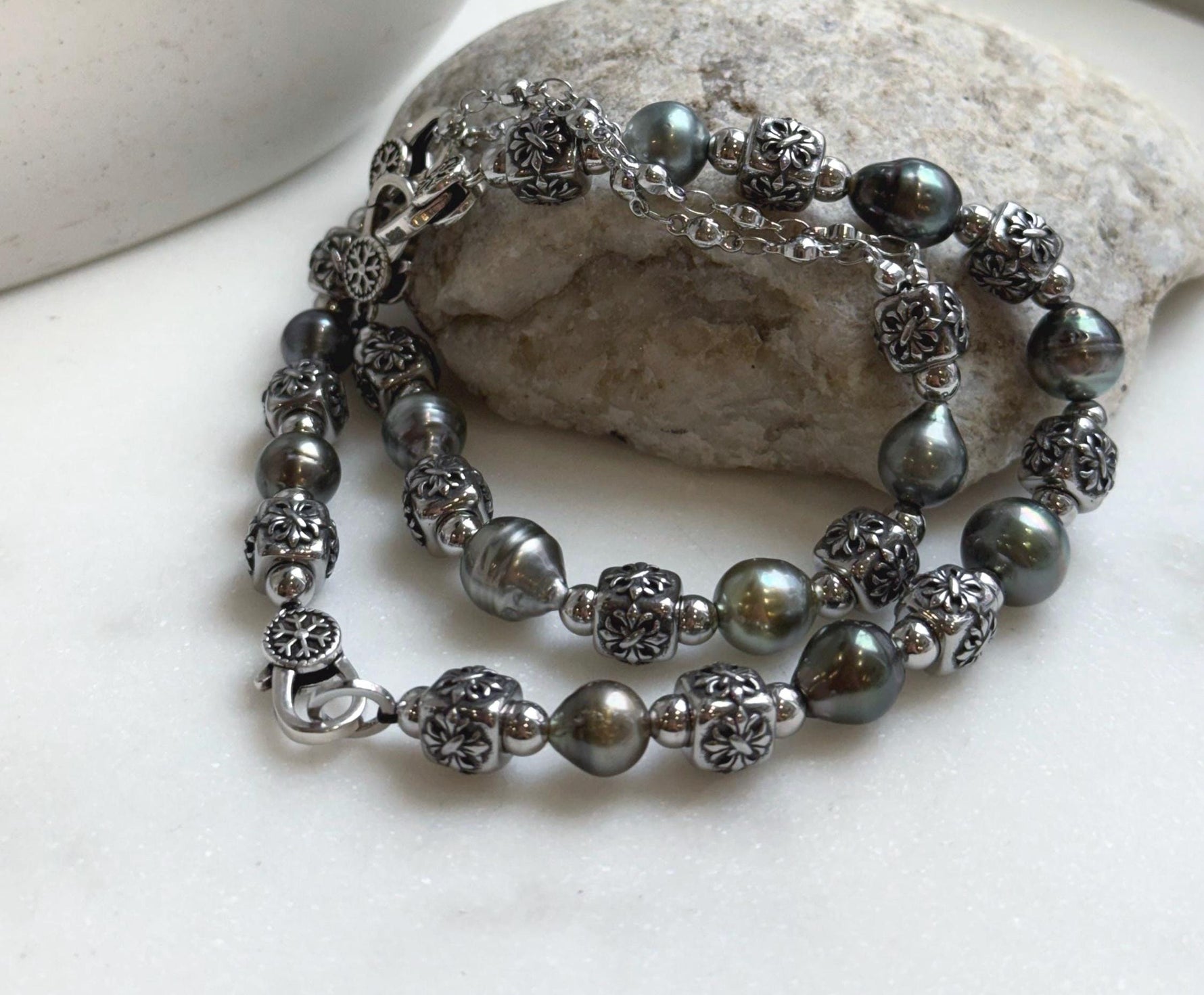 Elly’s 12pcs 8.4-10.6mm cool Tahitian natural peacock ocean pearls necklace strand: extreme luster, 18.7”, S925 silver necklace or bracelet.