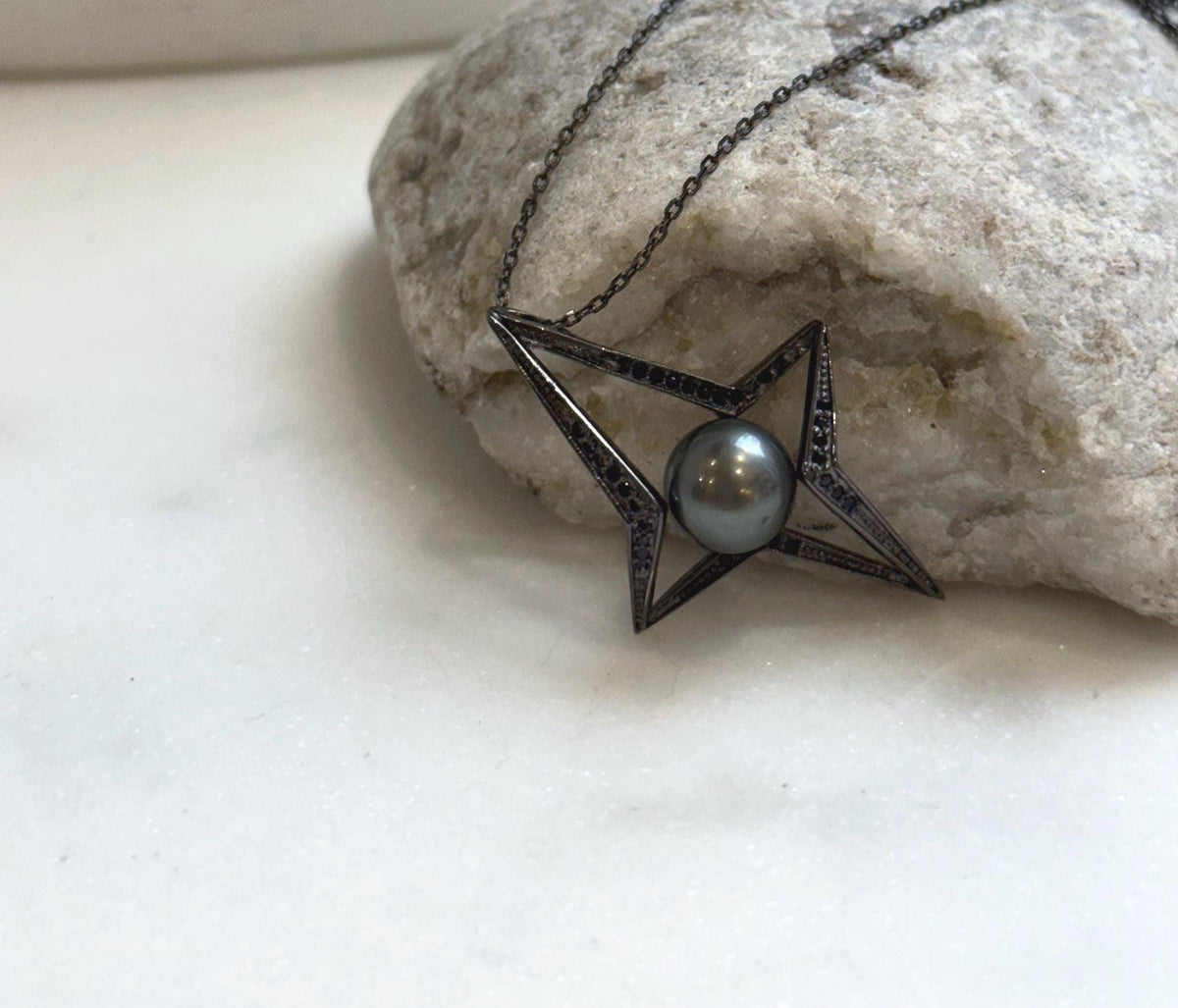 Elly’s 9.5mm Tahitian black ocean pearl Star pendant: Extreme luster mirrored, 2.6x3.8cm, S925 silver cool pendant chain set.
