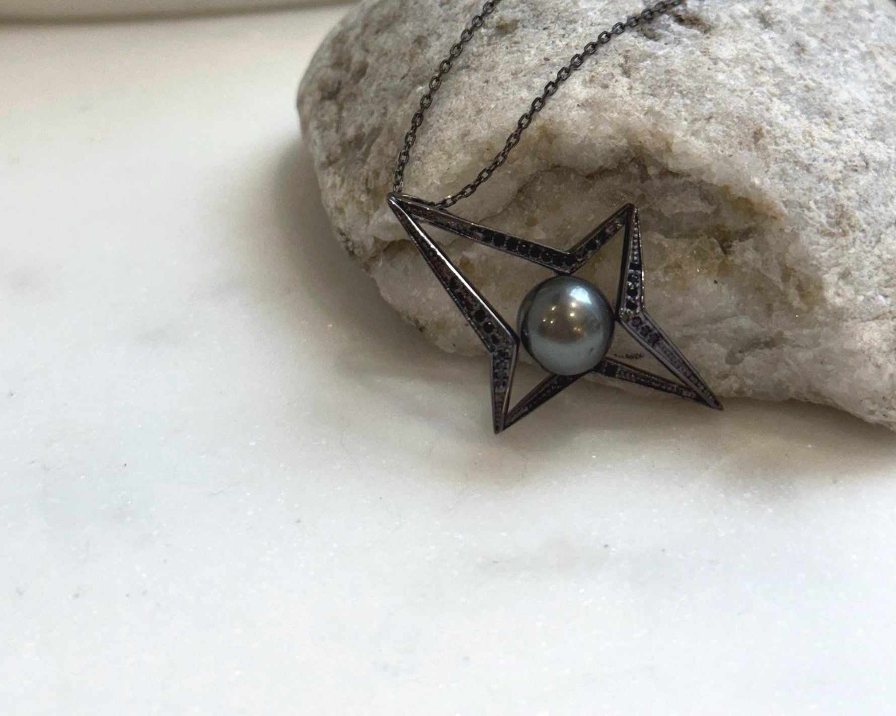 Elly’s 9.5mm Tahitian black ocean pearl Star pendant: Extreme luster mirrored, 2.6x3.8cm, S925 silver cool pendant chain set.
