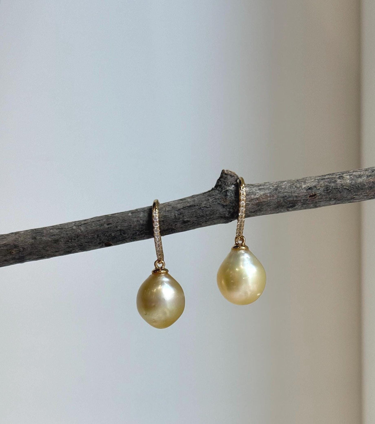 Elly’s 9.9mm South sea ultra golden ocean Pearls Earrings hooks: Extreme luster mirrored, 2.5cm high, S925 silver earrings. gift for her daily office golden earrings
