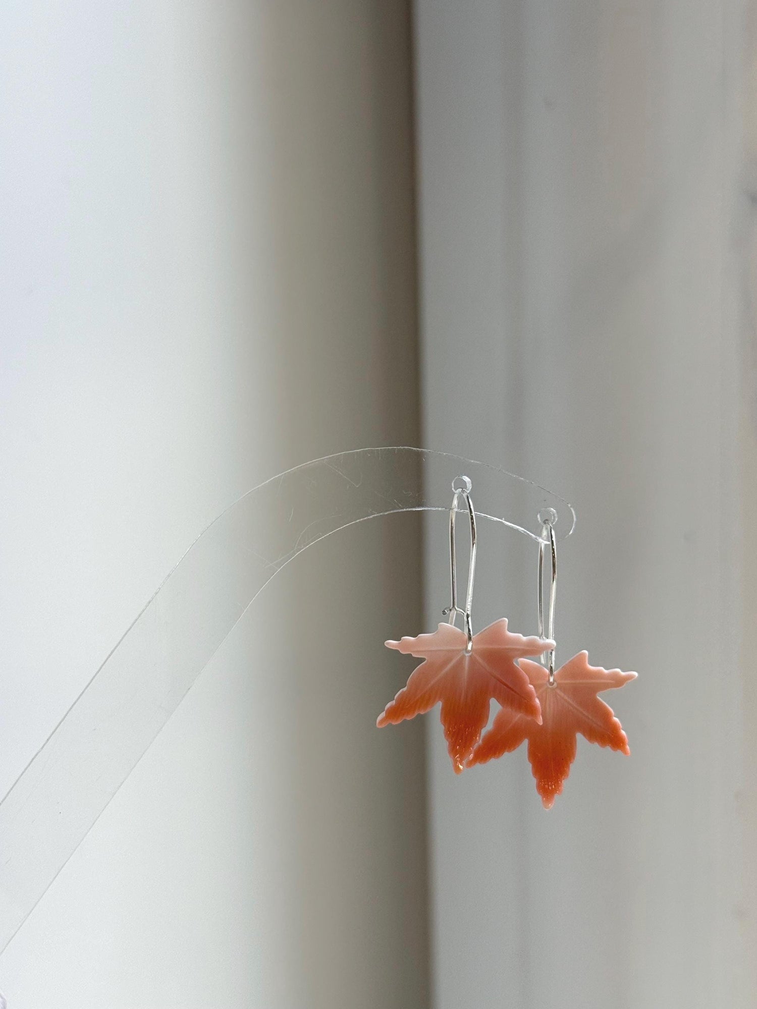 Elly’s Natural White Shell S925 silver vintage cool leaf earring hoops. 3.5cm high.