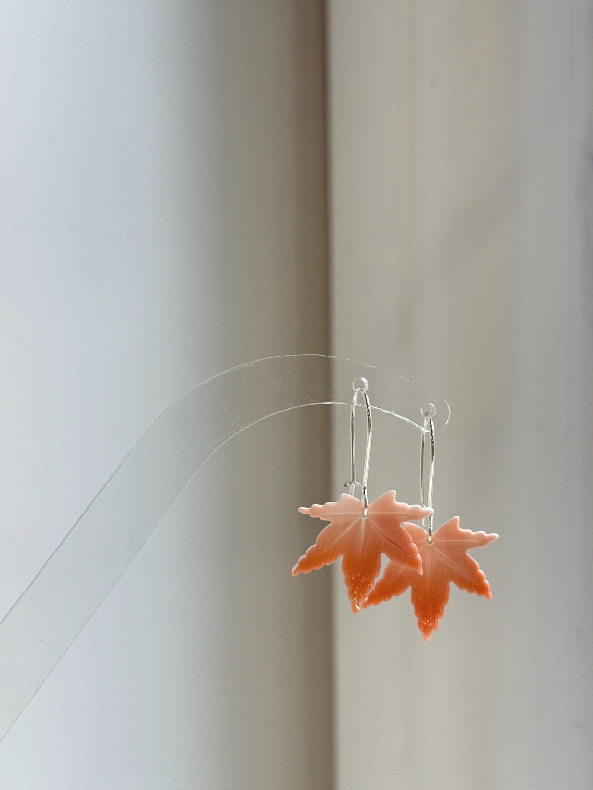 Elly’s Natural White Shell S925 silver vintage cool leaf earring hoops. 3.5cm high.