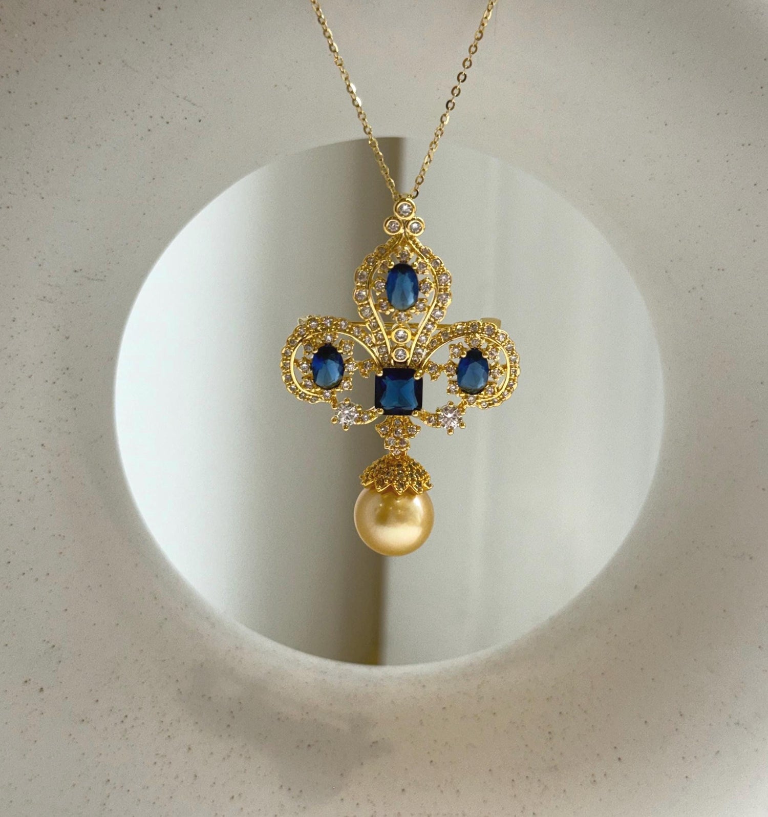 Elly’s Edison ultra golden pearl vintage brooch pendant 2in1: Extreme strong luster mirrored, 10.4mm, 3x4.6cm, daily office golden brooch