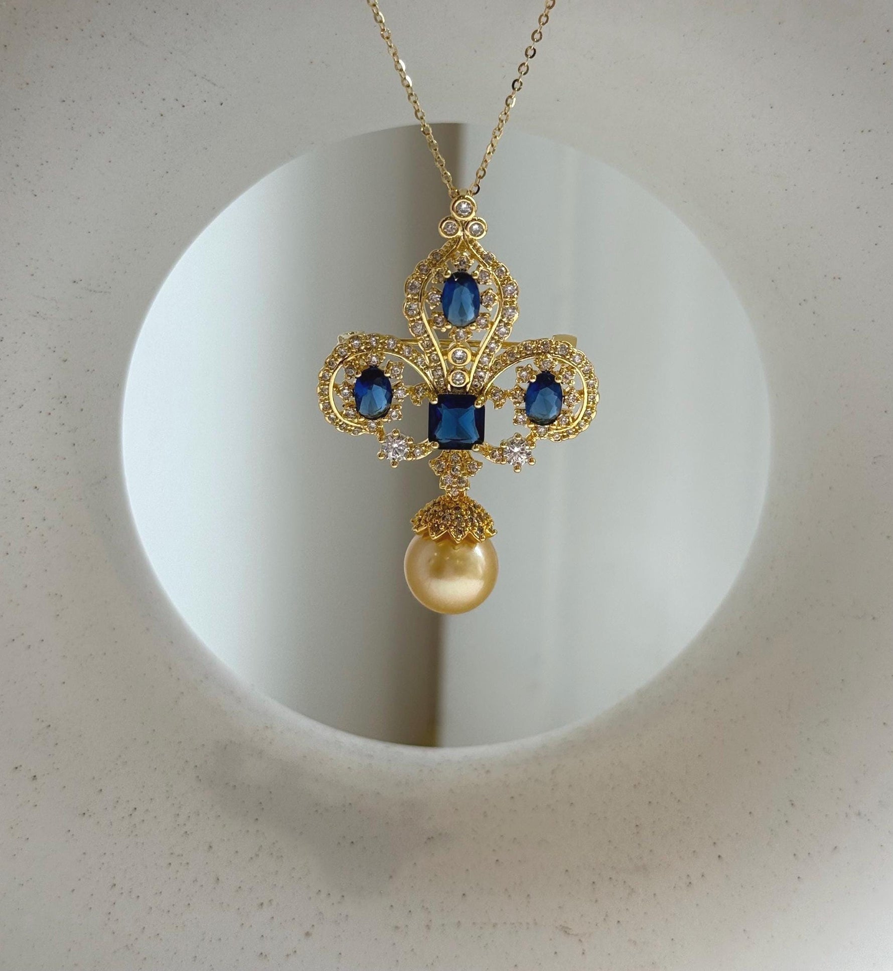 Elly’s Edison ultra golden pearl vintage brooch pendant 2in1: Extreme strong luster mirrored, 10.4mm, 3x4.6cm, daily office golden brooch