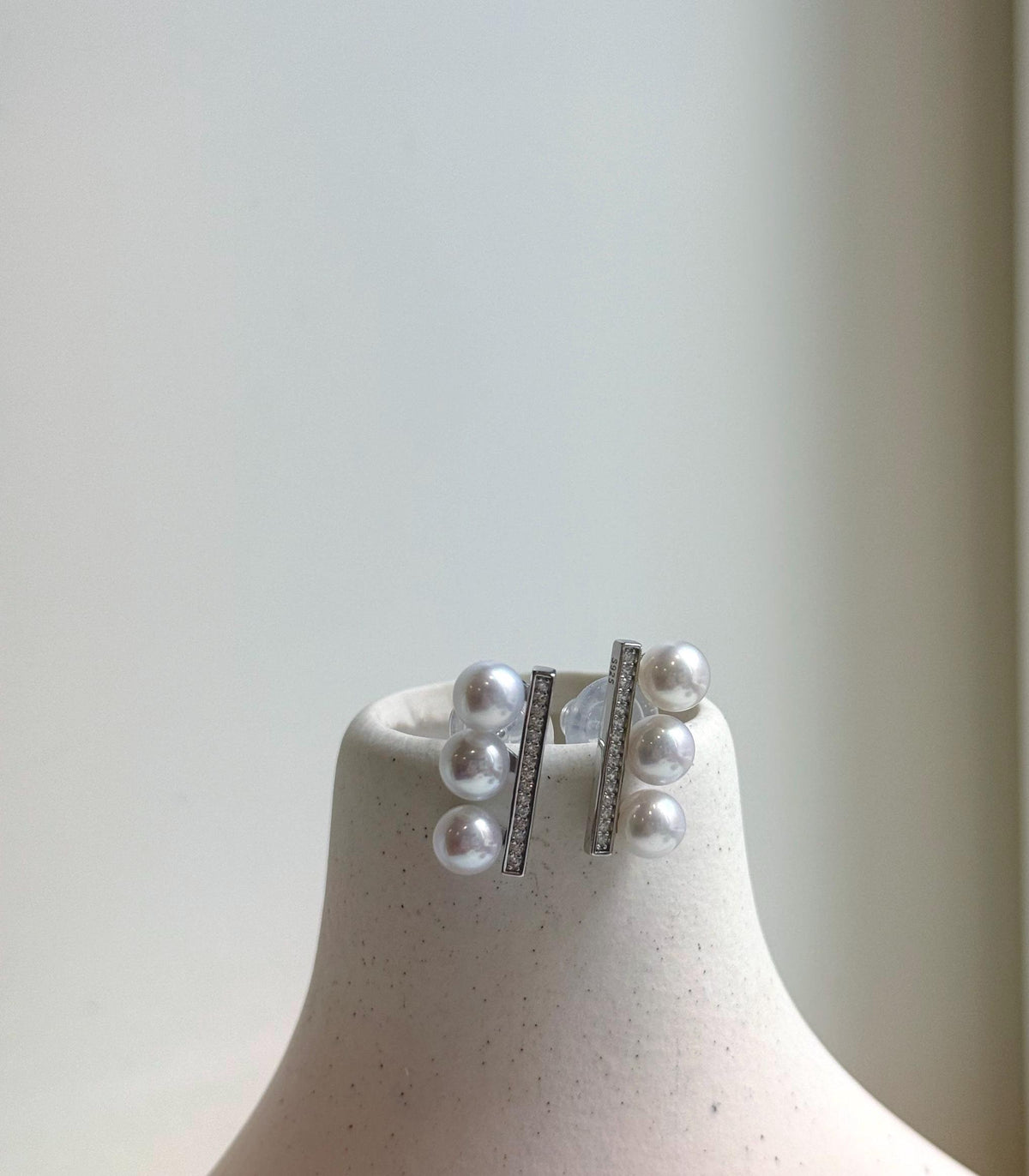 Elly’s 6pcs 6-6.2mm White Pearls Earrings: Extreme luster Mirrored, S925 silver earrings studs. Gift for her high quality white pearls earrings