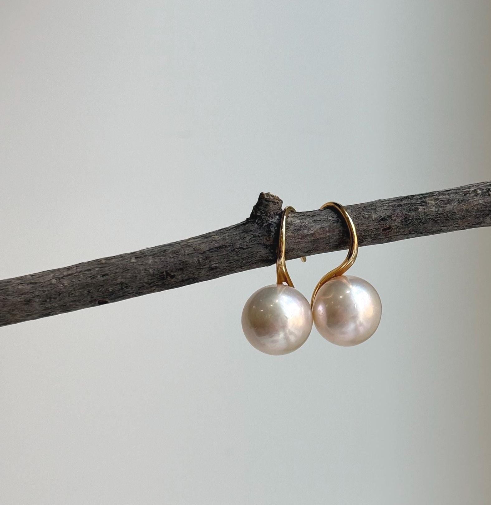 Elly’s 10.3mm Edison Light rose Pearls High-heel Earrings hooks: Extreme luster Mirrored, 1.9cm high, S925 silver Classic earrings hooks. high quality pearls earrings gift for her