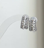 Elly’s white small pearls earrings: Extreme luster mirrored, 3.2-3.4mm,1x1.8cm, S925 studs earrings.Fancy cool Pearl earrings