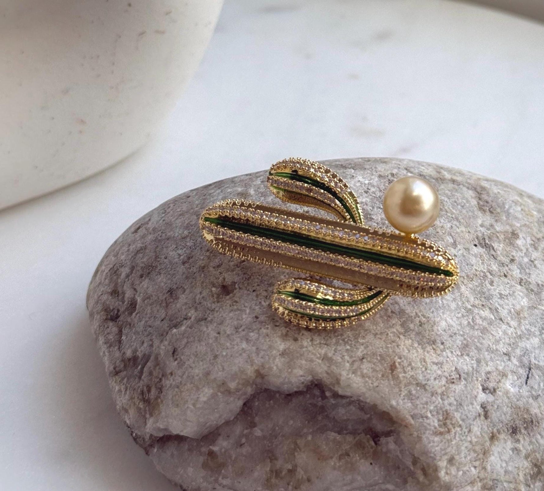 Elly’s South sea ultra golden pearl brooch: Extreme luster mirrored, 9.2mm, 2.6x4.4cm, Cactus design Brooch. gift for her birthday