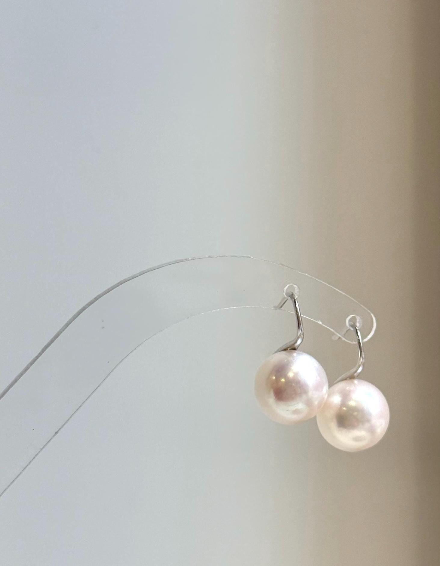 Elly’s 11.1mm Edison white Pearls pink hue Earrings Hooks: Extreme luster Mirrored, 1.8cm high, S925 silver minimalist earrings hooks.