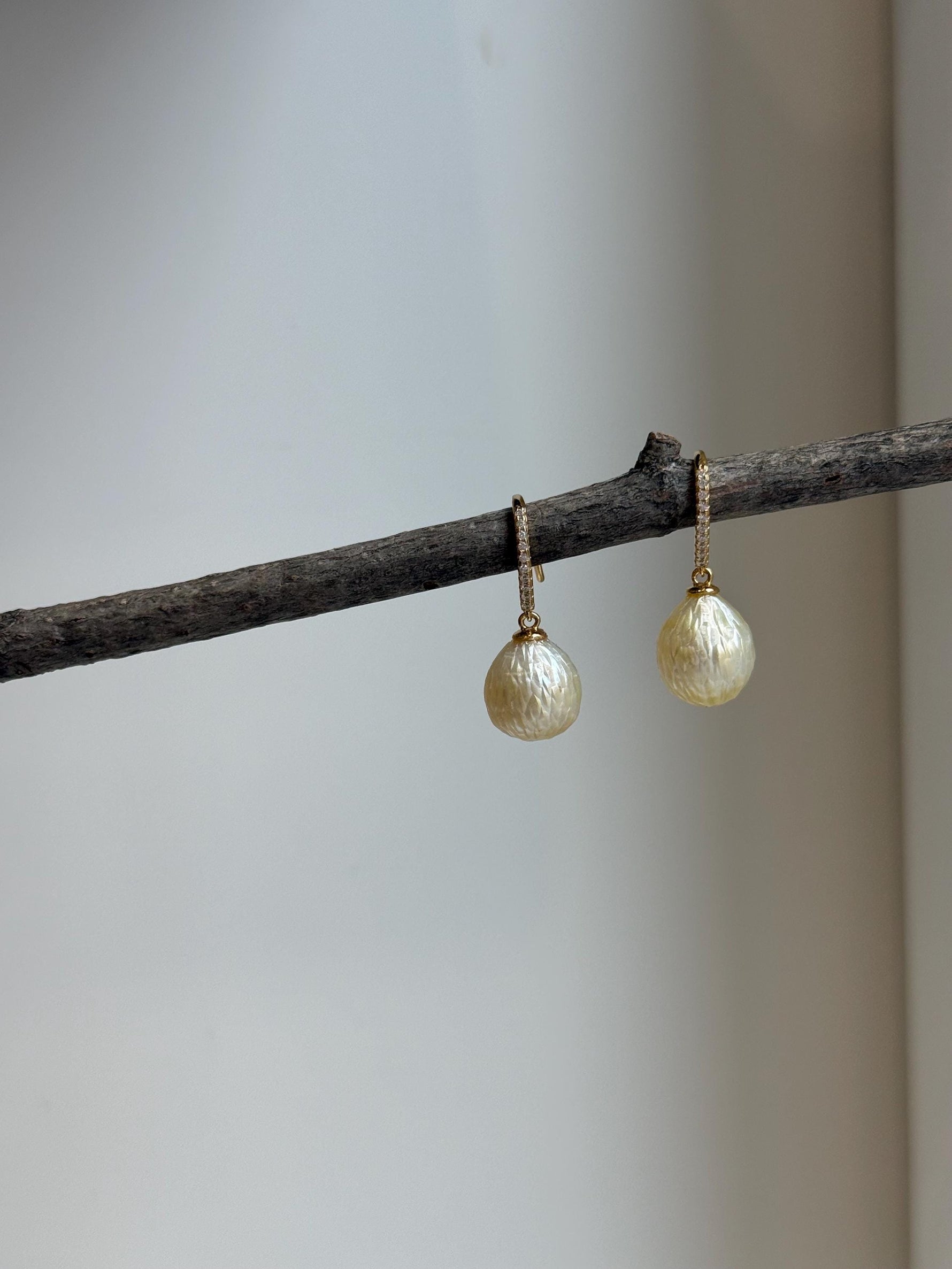 Elly’s 10mm Genius South sea golden carved ocean Pearls Earrings hooks:Extreme luster, 2.4cm high, S925 silver cool earrings.good quality ocean golden pearls earrings hooks for her