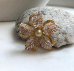 Elly’s South sea ultra gold pearl Floral brooch pendant 2in1: Extreme luster mirrored, 10.2mm, 4.5cm dia.