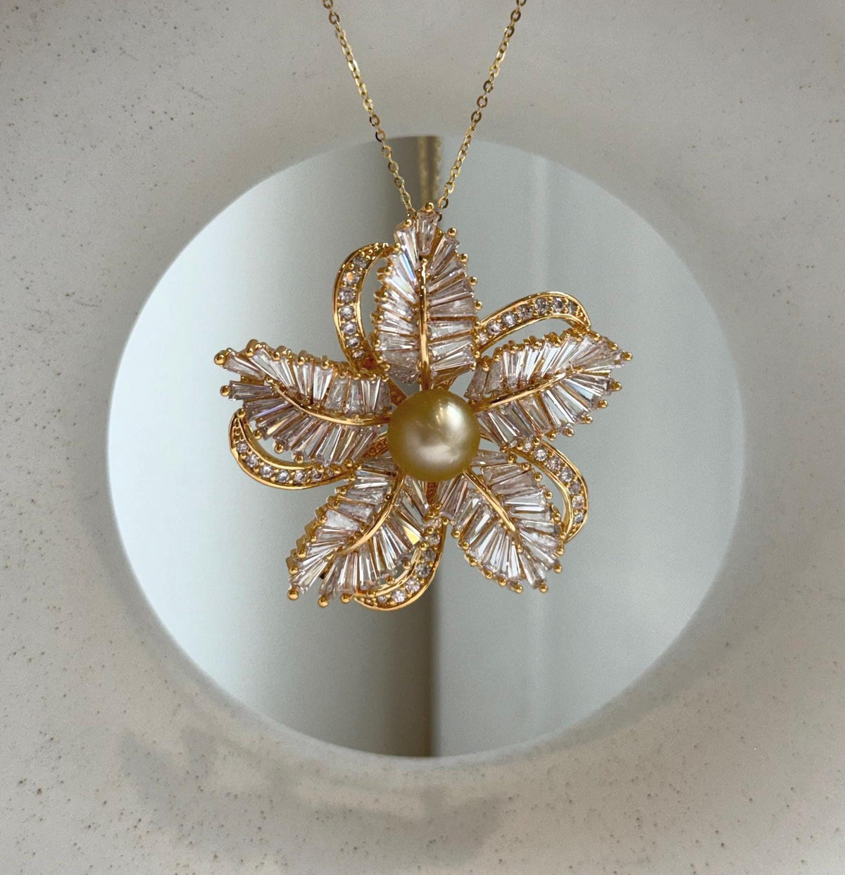 Elly’s South sea ultra gold pearl Floral brooch pendant 2in1: Extreme luster mirrored, 10.2mm, 4.5cm dia.gift for her daily brooch