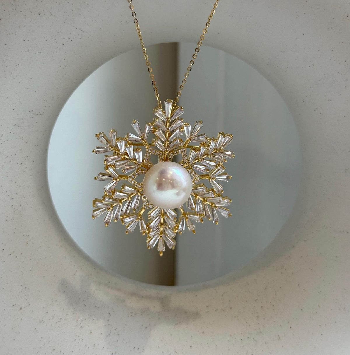 Elly’s 13mm Edison white pearl Snowflake brooch pendant 2in1: Extreme luster mirrored, 4.5cm dia. high quality white pearl brooch for her