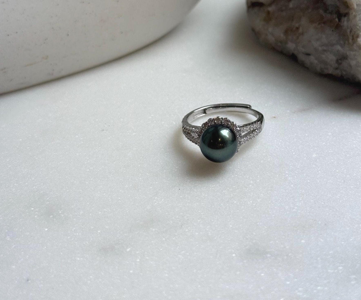 Elly’s 8.9mm Tahitian Peacock green ocean Pearl Ring: Extreme luster mirrored, S925 silver adjustable Ring.Pearl Jewelry Idea