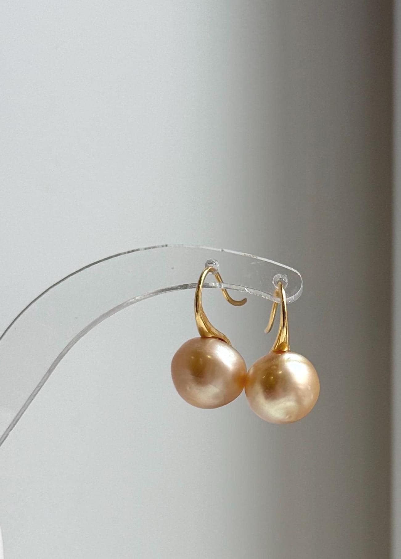 Elly’s 11.9mm Genius South sea golden ocean Pearls High-heel Earrings hooks: Extreme luster, 2.2cm high, S925 silver cool earrings.