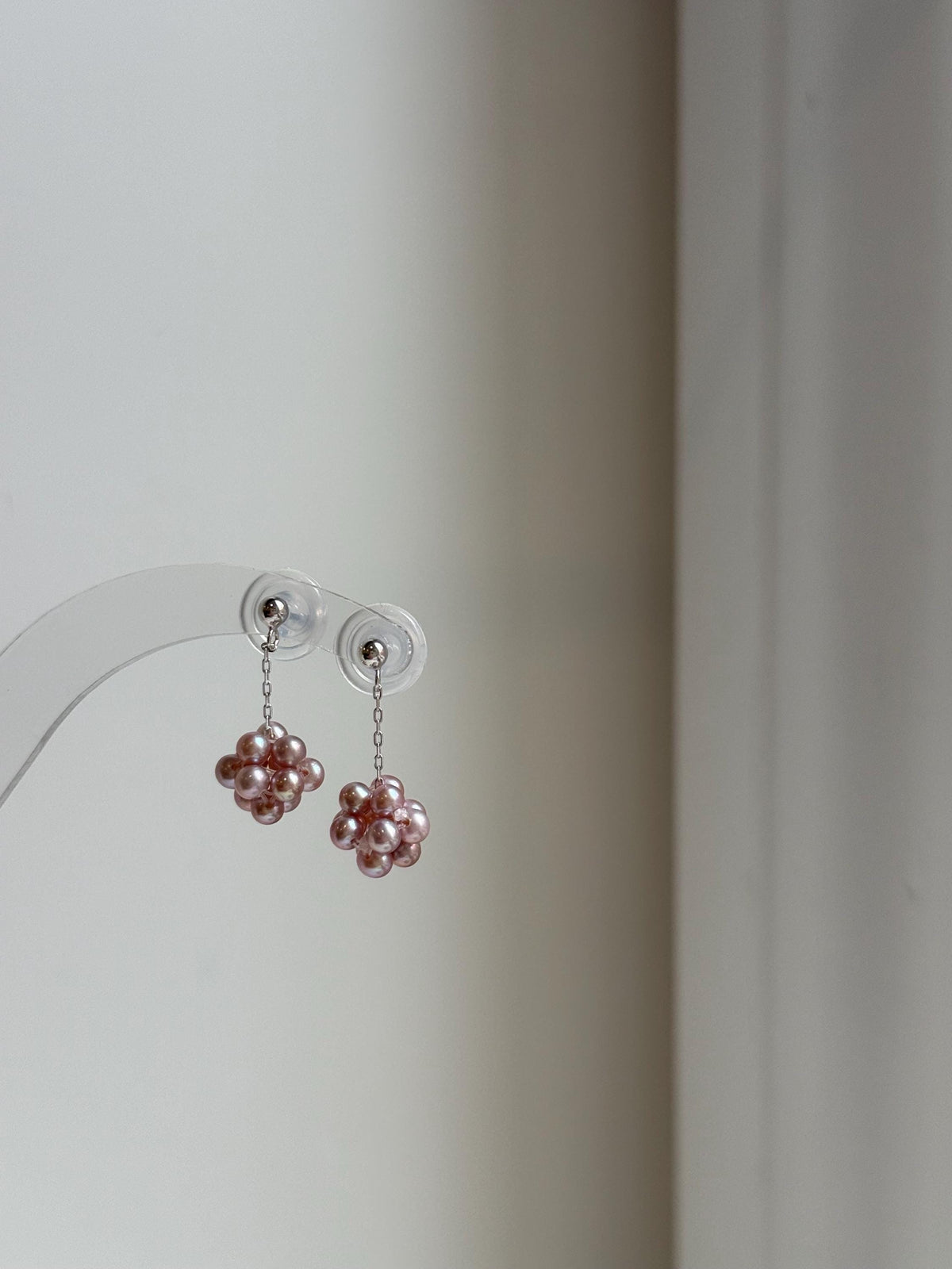 Elly’s Rose Mauve Pearls Earrings Chandeliers: Extreme luster Mirrored, 2.3cm high, S925 silver cool Hydrangea earrings. gift for her
