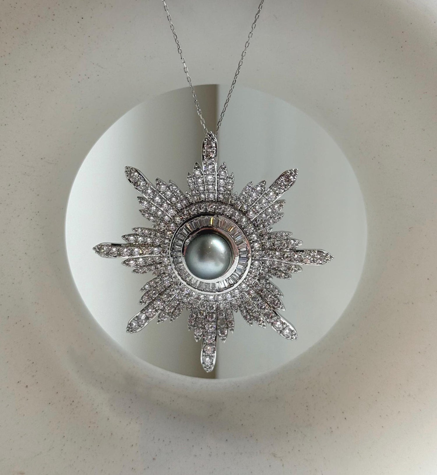 Elly’s 10.8mm Tahitian Silver Ocean Pearl Floral Brooch pendant 2in1: Extreme luster mirrored, 5.7cm dia, no chain. high quality silver pearl brooch for her daily office wear