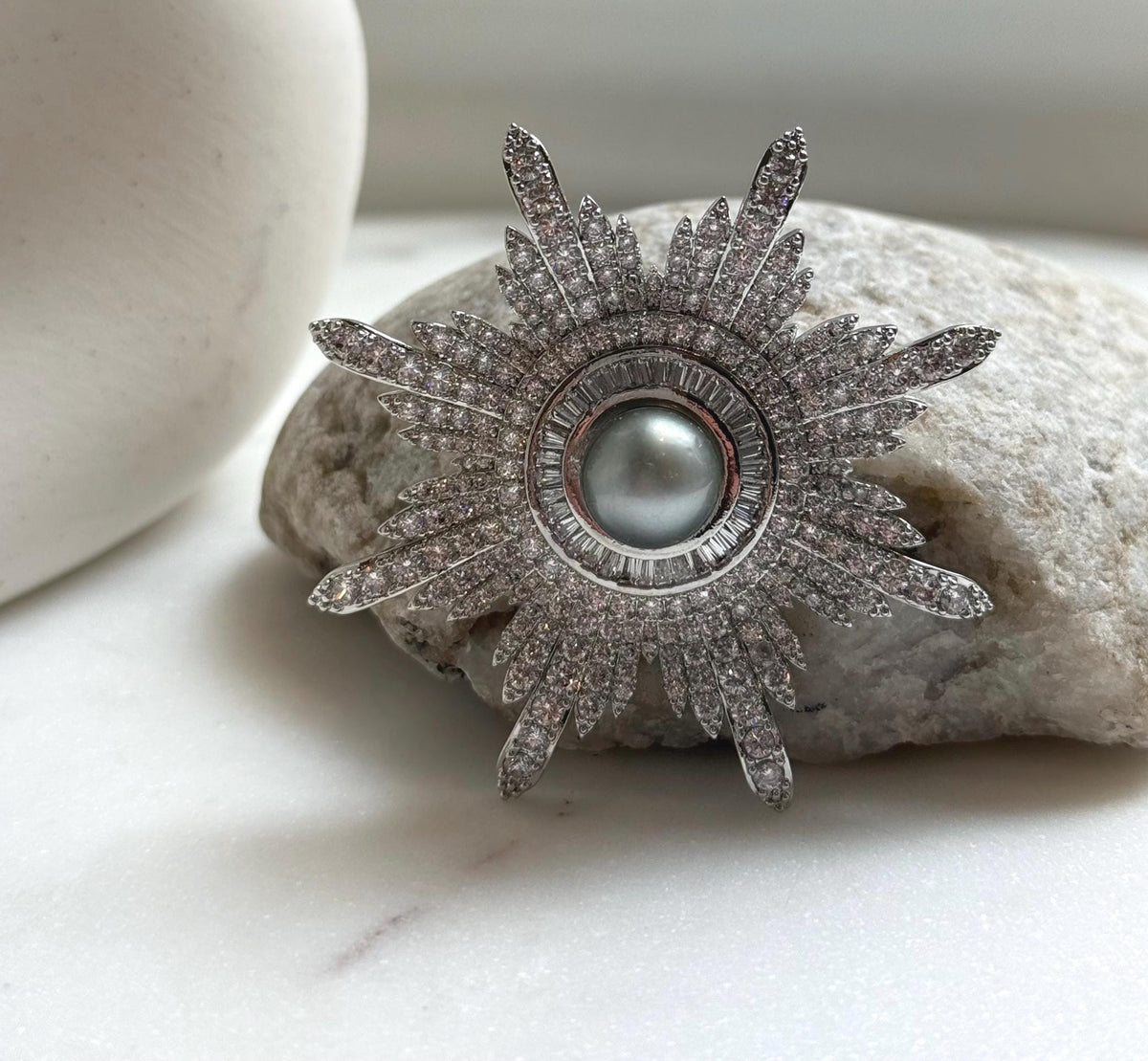 Elly’s 10.8mm Tahitian Silver Ocean Pearl Floral Brooch pendant 2in1: Extreme luster mirrored, 5.7cm dia, no chain. high quality silver pearl brooch for her daily office wear