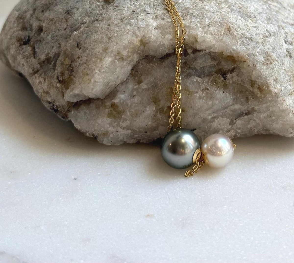 Elly’s Double Au750 18k Gold 7.7-9.2mm Akoya Tahitian Ocean Pearls Floating pendants:Extreme luster mirrored. gift for her