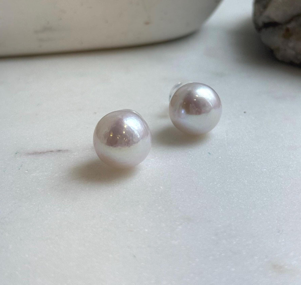 Elly’s 13.7mm Large Edison white Pearls Earrings studs: Extreme luster Mirrored mirrored, S925 silver minimalist earrings.high quality white large Edison pearls earrings studs for her birthday