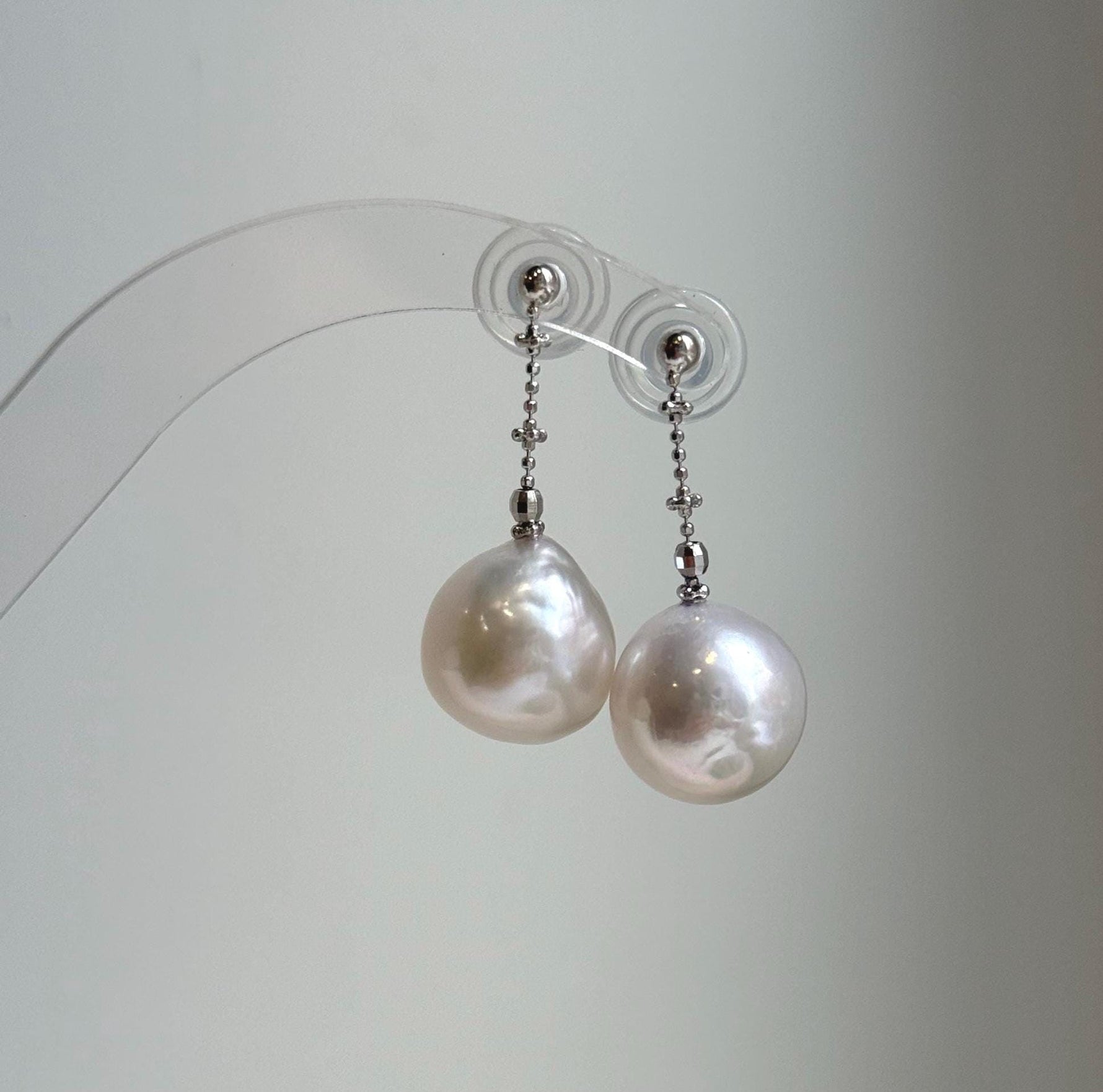 Elly’s 13.8mm Large Edison white Pearls Earrings chandeliers: Extreme luster Mirrored mirrored, 3.2cm high, S925 silver cool earrings. white pearls earrings for her