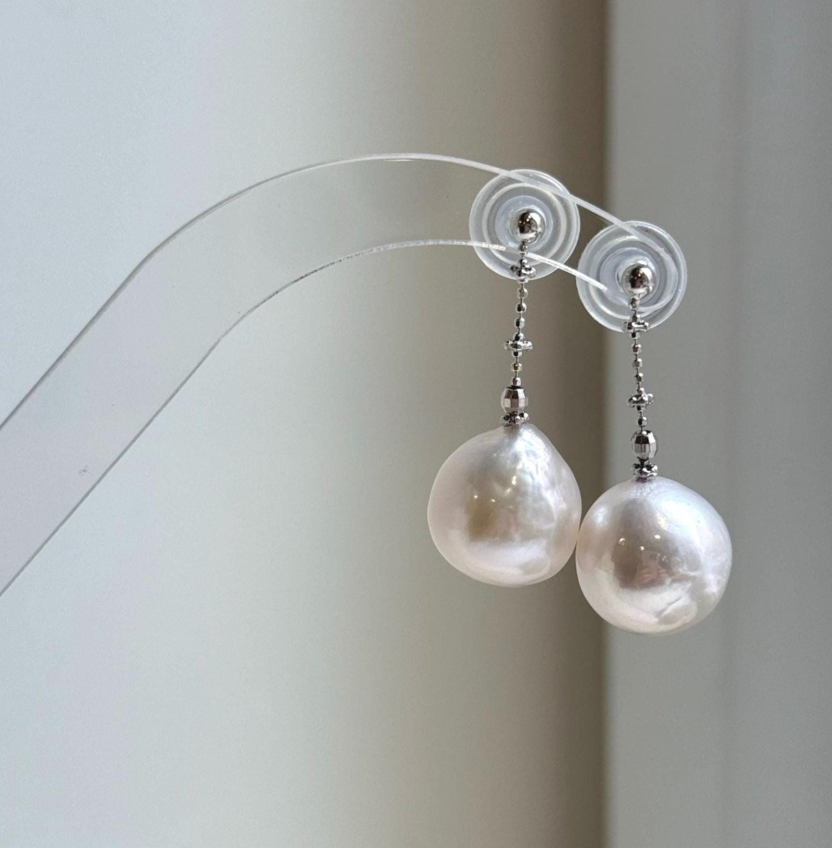 Elly’s 13.8mm Large Edison white Pearls Earrings chandeliers: Extreme luster Mirrored mirrored, 3.2cm high, S925 silver cool earrings. white pearls earrings for her birthday