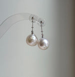 Elly’s 13.8mm Large Edison white Pearls Earrings chandeliers: Extreme luster Mirrored mirrored, 3.2cm high, S925 silver cool earrings. white pearls earrings for her