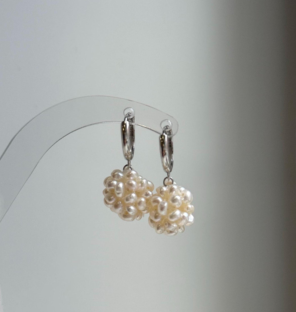 Elly’s Ivory Keshi Pearls Hydrangeas Earrings hoops: Extreme luster Mirrored, 2.8cm high, S925 silver cool earrings.