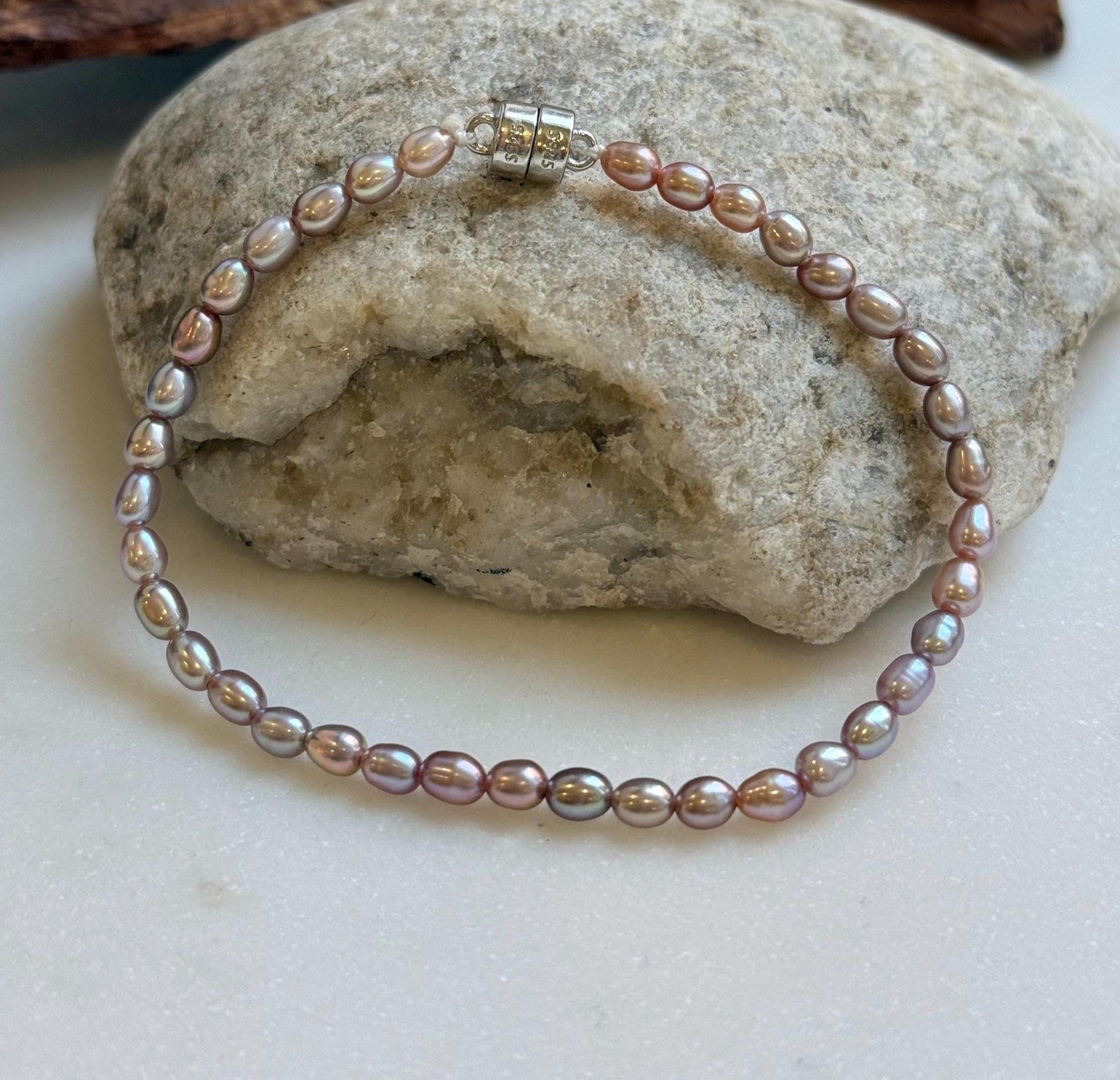 Elly’s Bracelet Lavender Rose small Pearls: Extreme luster mirrored, 3.8-4mm, S925 silver magnetic clips Bracelet.