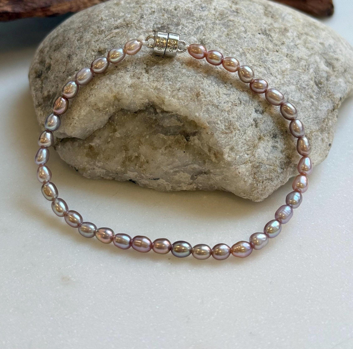 Elly’s Bracelet Lavender Rose small Pearls: Extreme luster mirrored, 3.8-4mm, S925 silver magnetic clips Bracelet.