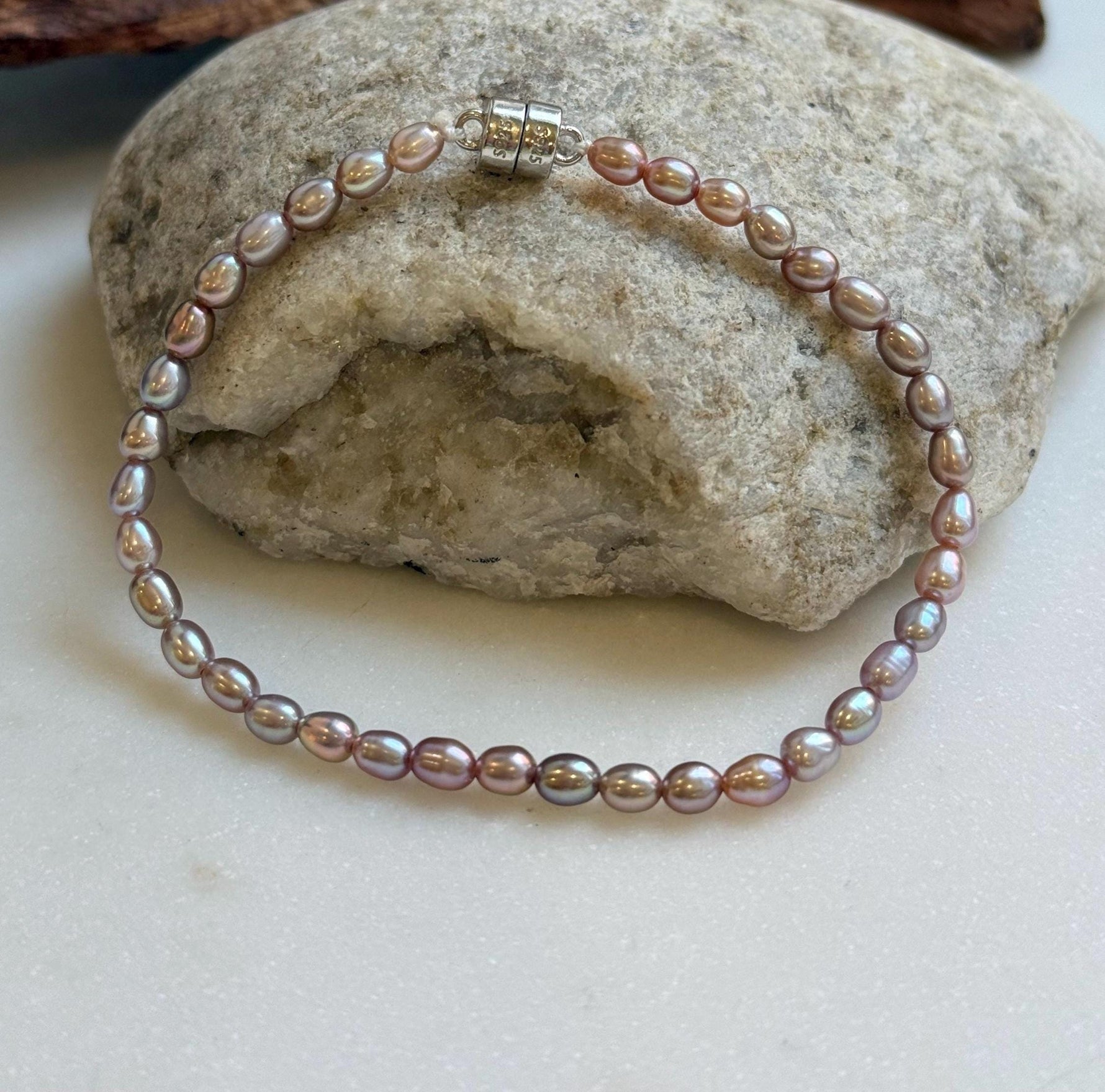 Elly’s Bracelet Lavender Rose small Pearls: Extreme luster mirrored, 3.8-4mm, S925 silver magnetic clips Bracelet.
