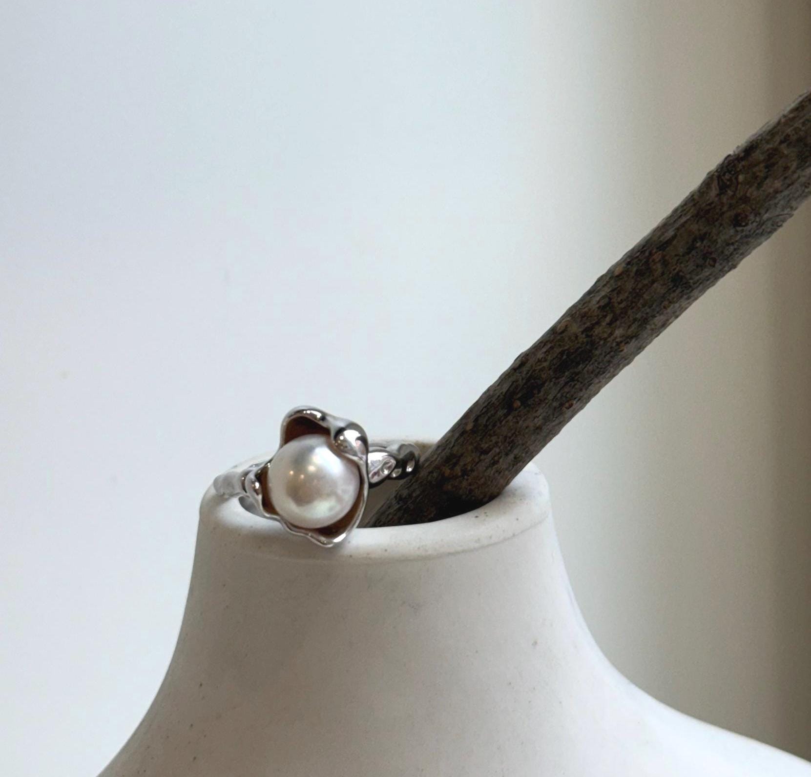 Elly’s 8.5mm Akoya off white ocean pearl Ring: Extreme luster mirrored, s925 silver adjustable ring. Pearl Jewelry Idea. Pearl Ring gift for her birthday