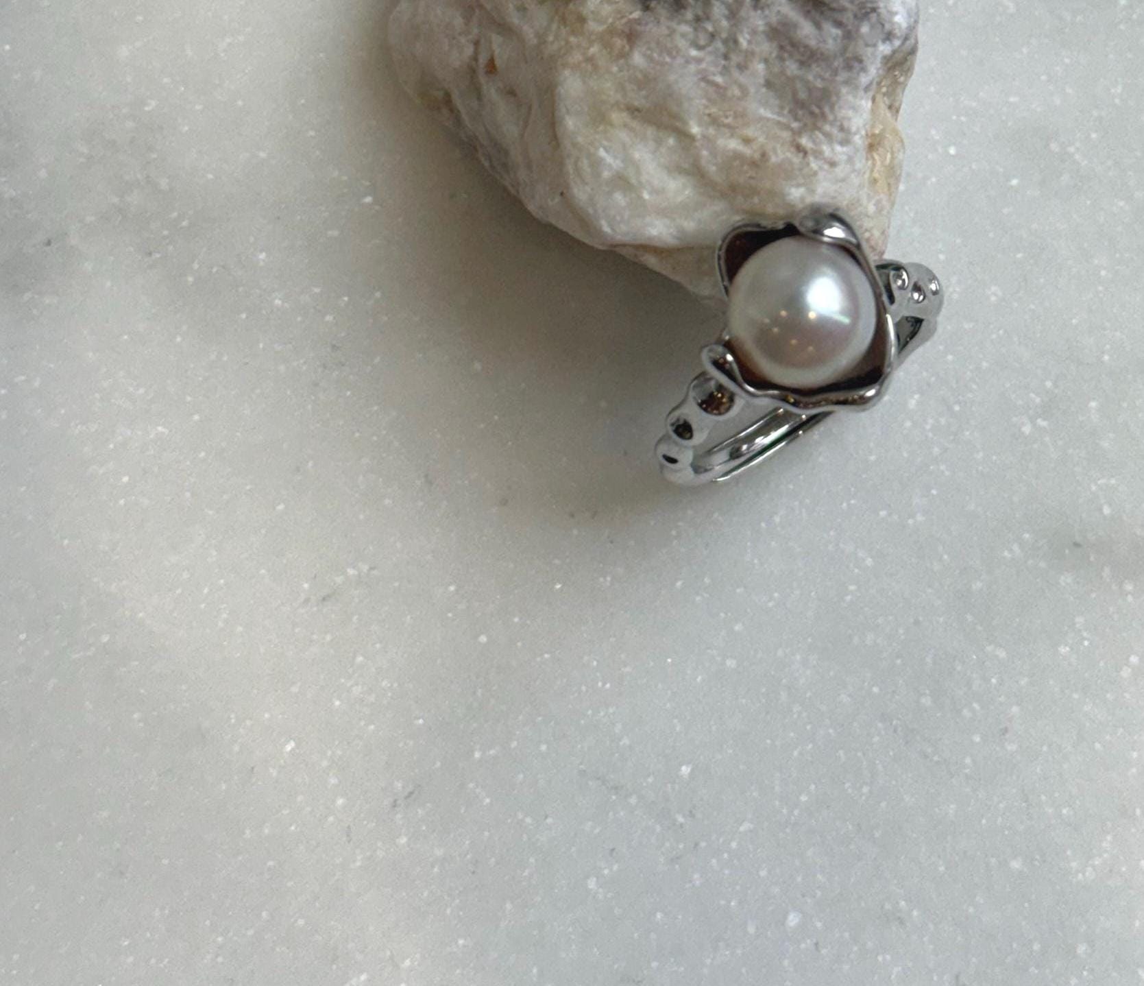 Elly’s 8.5mm Akoya off white ocean pearl Ring: Extreme luster mirrored, s925 silver adjustable ring. Pearl Jewelry Idea. Pearl Ring gift for her birthday