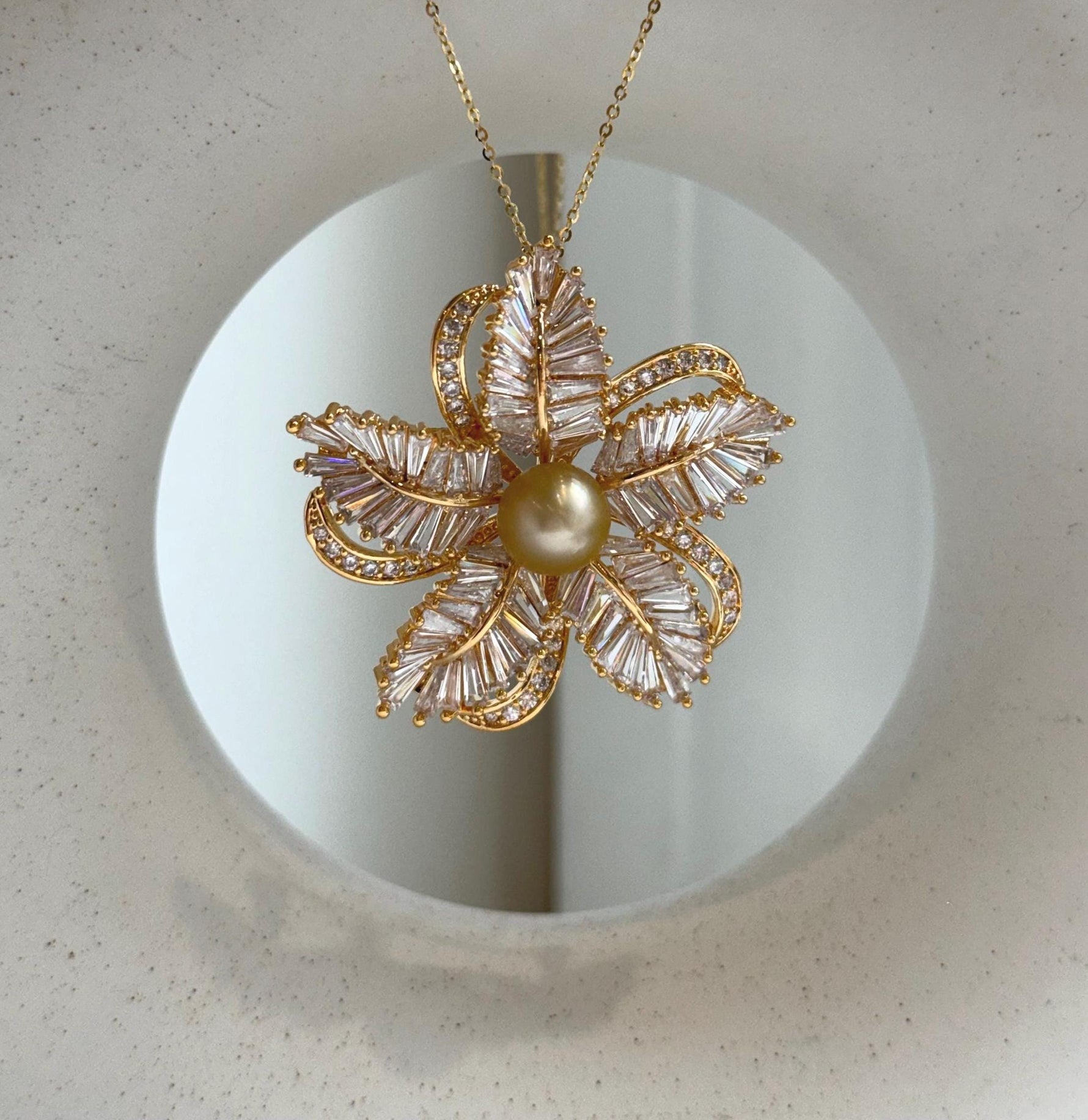 Elly’s South sea ultra gold pearl Floral brooch pendant 2in1: Extreme luster mirrored, 10.2mm, 4.5cm dia.gift for her daily brooch