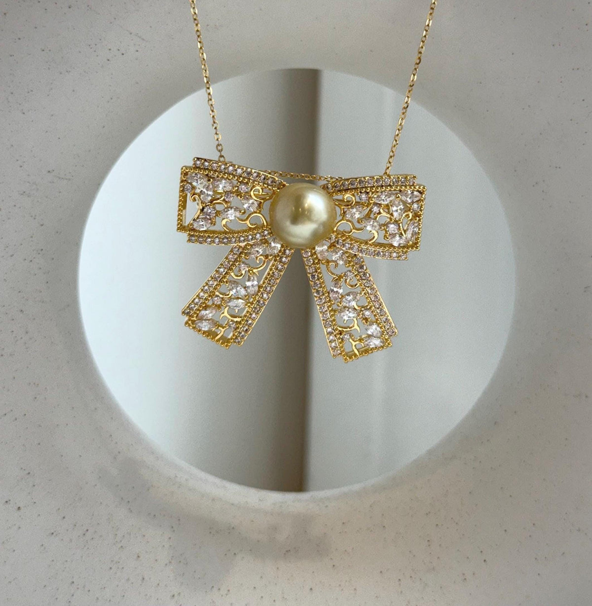 Elly’s South sea ultra gold pearl butterfly bow brooch pendant 2in1: Extreme luster mirrored, 10.5mm, 4x3.2cm. high quality elegant brooch for her