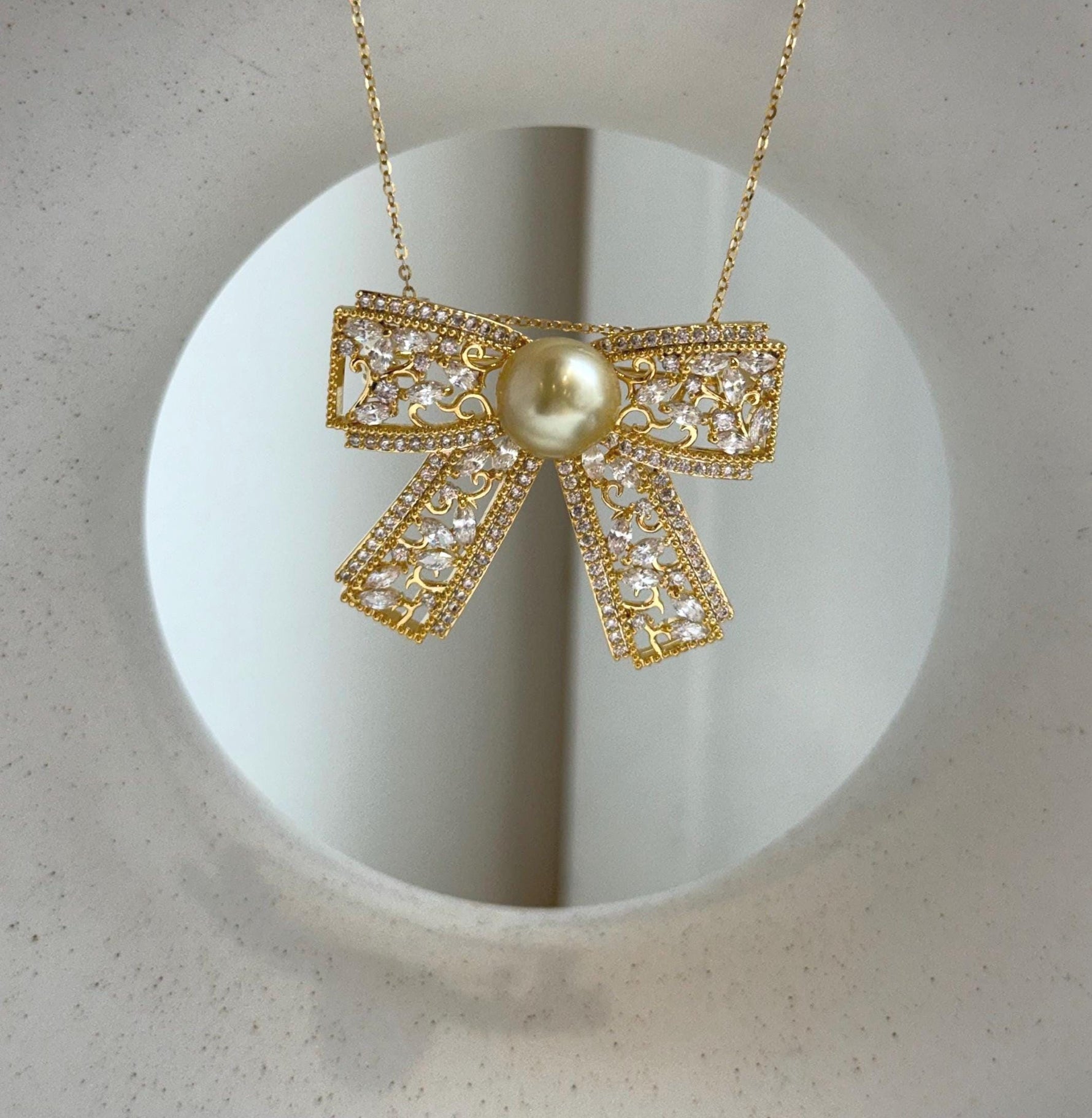 Elly’s South sea ultra gold pearl butterfly bow brooch pendant 2in1: Extreme luster mirrored, 10.5mm, 4x3.2cm. high quality elegant brooch for her
