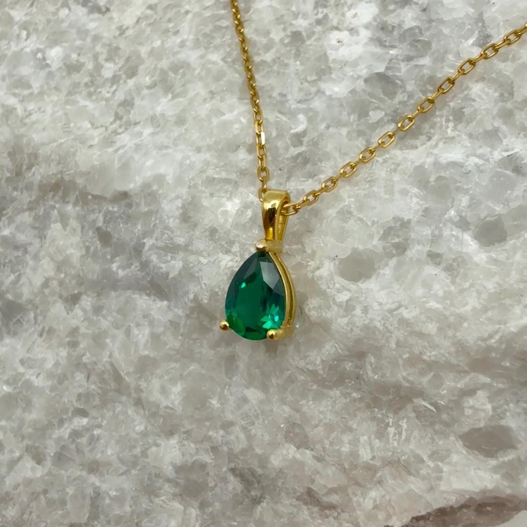 Hydrothermal Lab Emerald Pear Cut 3-Prong Necklace | 0.8 CT Teardrop Emerald Pendant | Solid S925 Silver Minimalist Jewelry