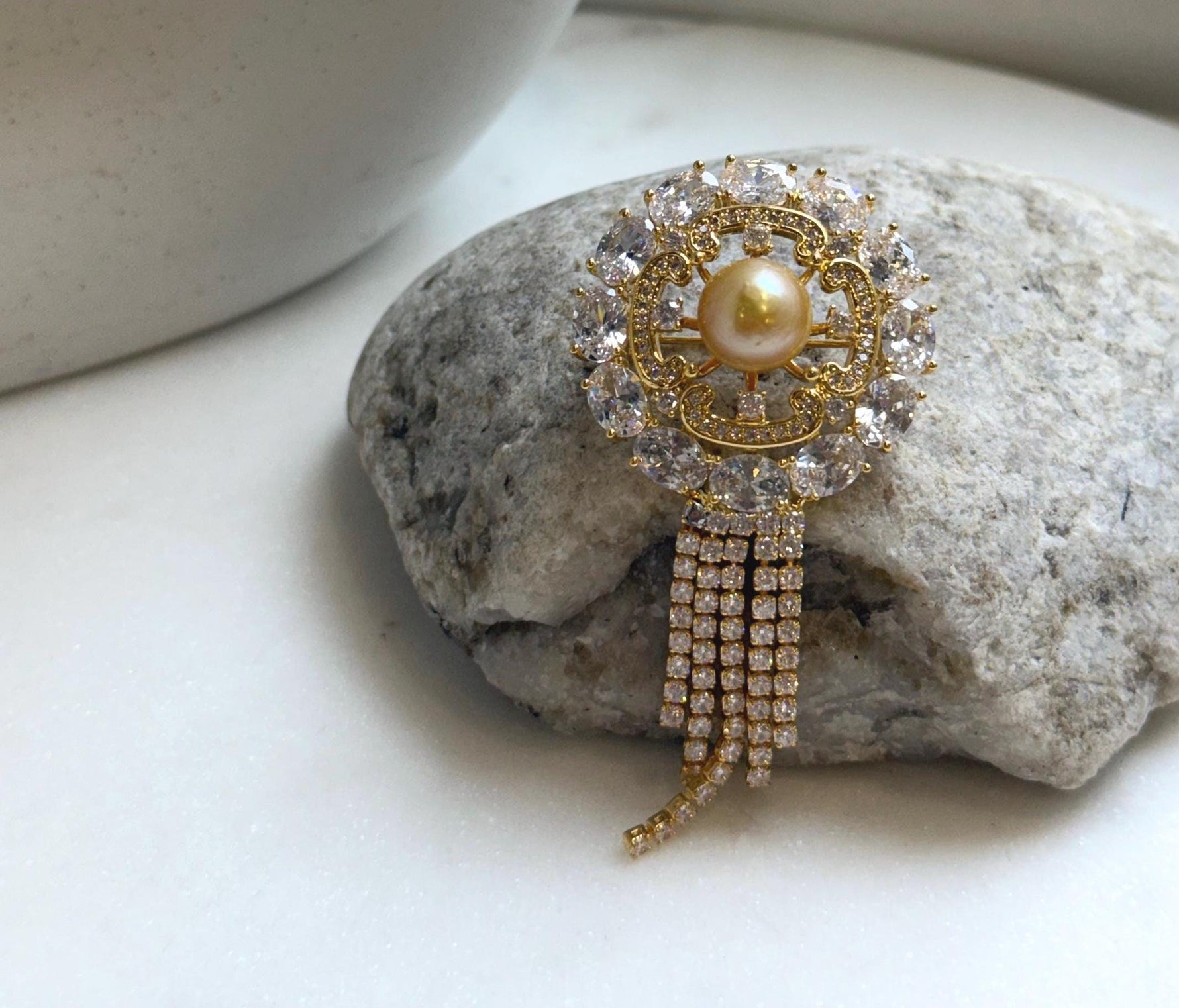 Elly’s Genius South sea ultra gold ocean pearl Floral brooch pendant 2in1: Extreme luster mirrored, 10.3mm, 3.5x7cm. gift for her