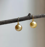 Elly’s 11.5mm Genius South sea golden ocean Pearls High-heel Earrings hooks: Extreme luster mirrored, 2.2cm high, S925 silver cool earrings.