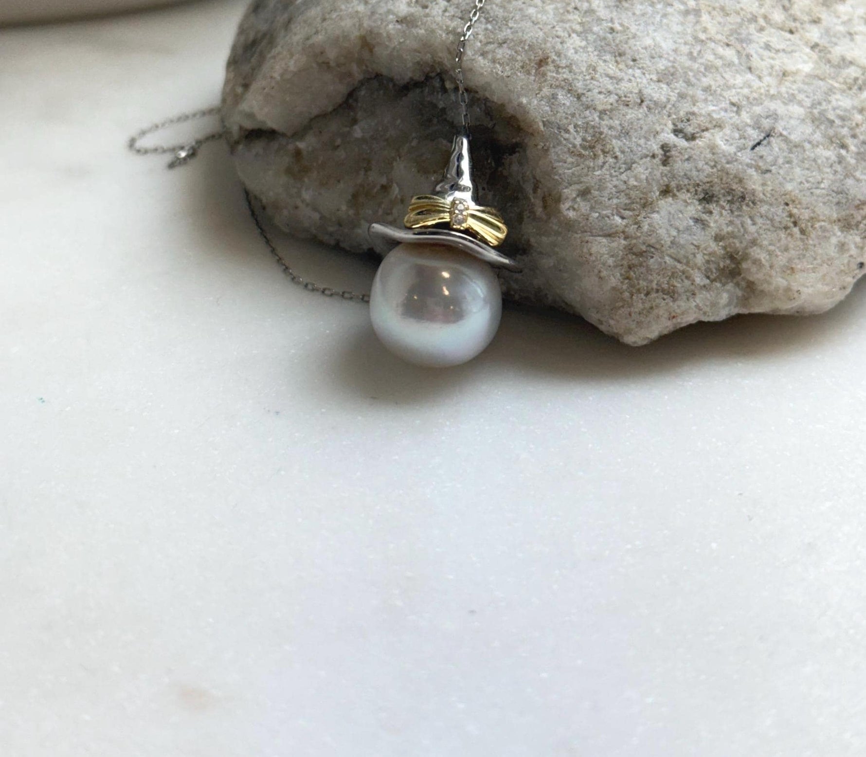 Elly’s 13.7mm Edison Cold White Pearl Witch Pendant: Extreme luster, 2.6cm high, s925 silver cool pendant necklace set. large white Edison Pearl cool pendant for her