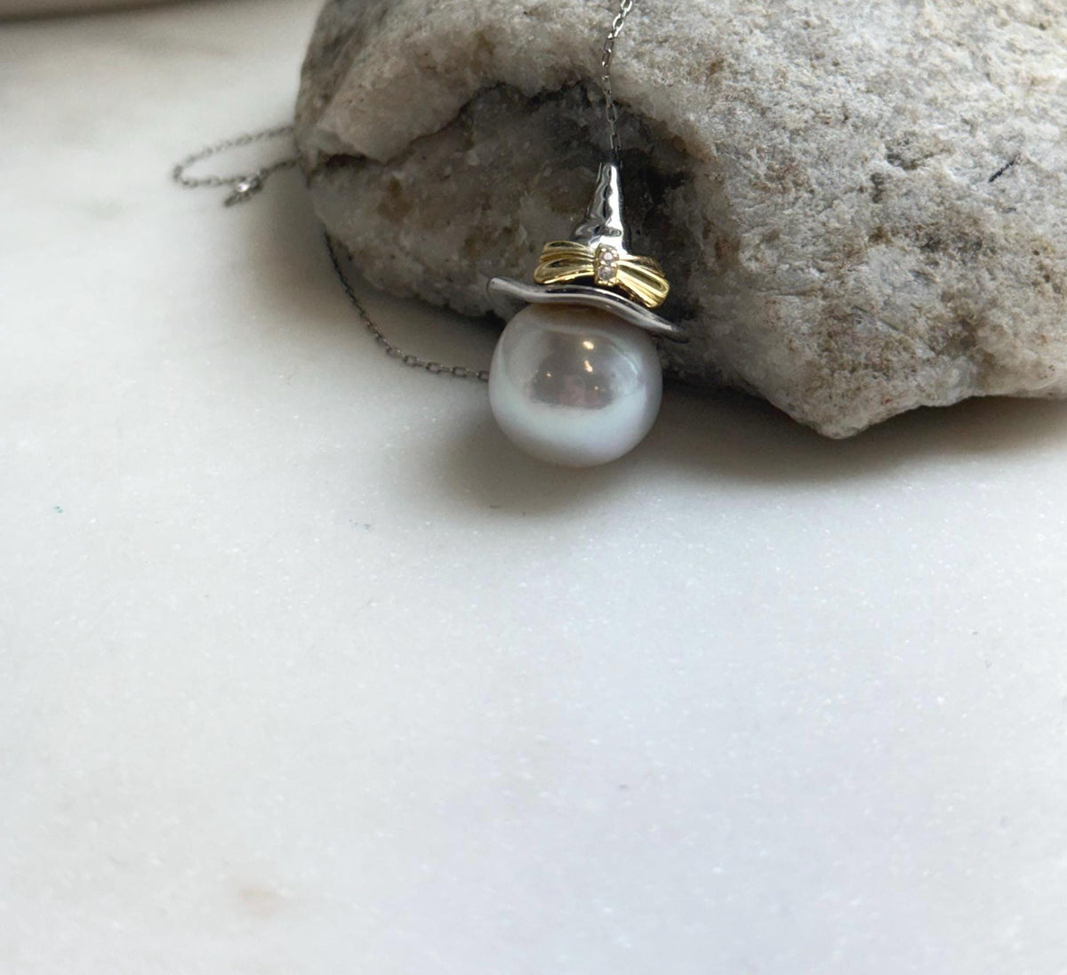 Elly’s 13.7mm Edison Cold White Pearl Witch Pendant: Extreme luster, 2.6cm high, s925 silver cool pendant necklace set. large white Edison Pearl cool pendant for her birthday