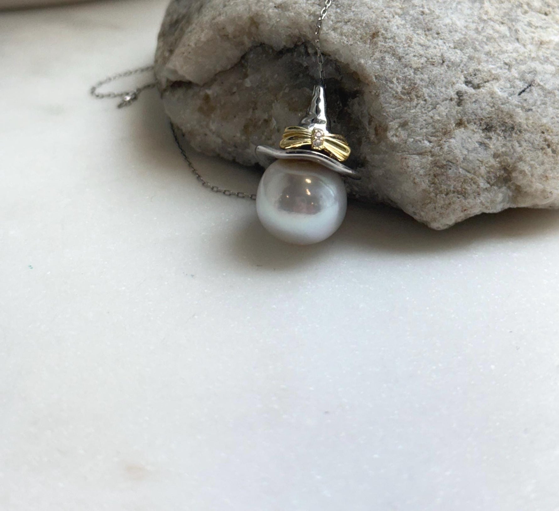 Elly’s 13.7mm Edison Cold White Pearl Witch Pendant: Extreme luster, 2.6cm high, s925 silver cool pendant necklace set. large white Edison Pearl cool pendant for her birthday