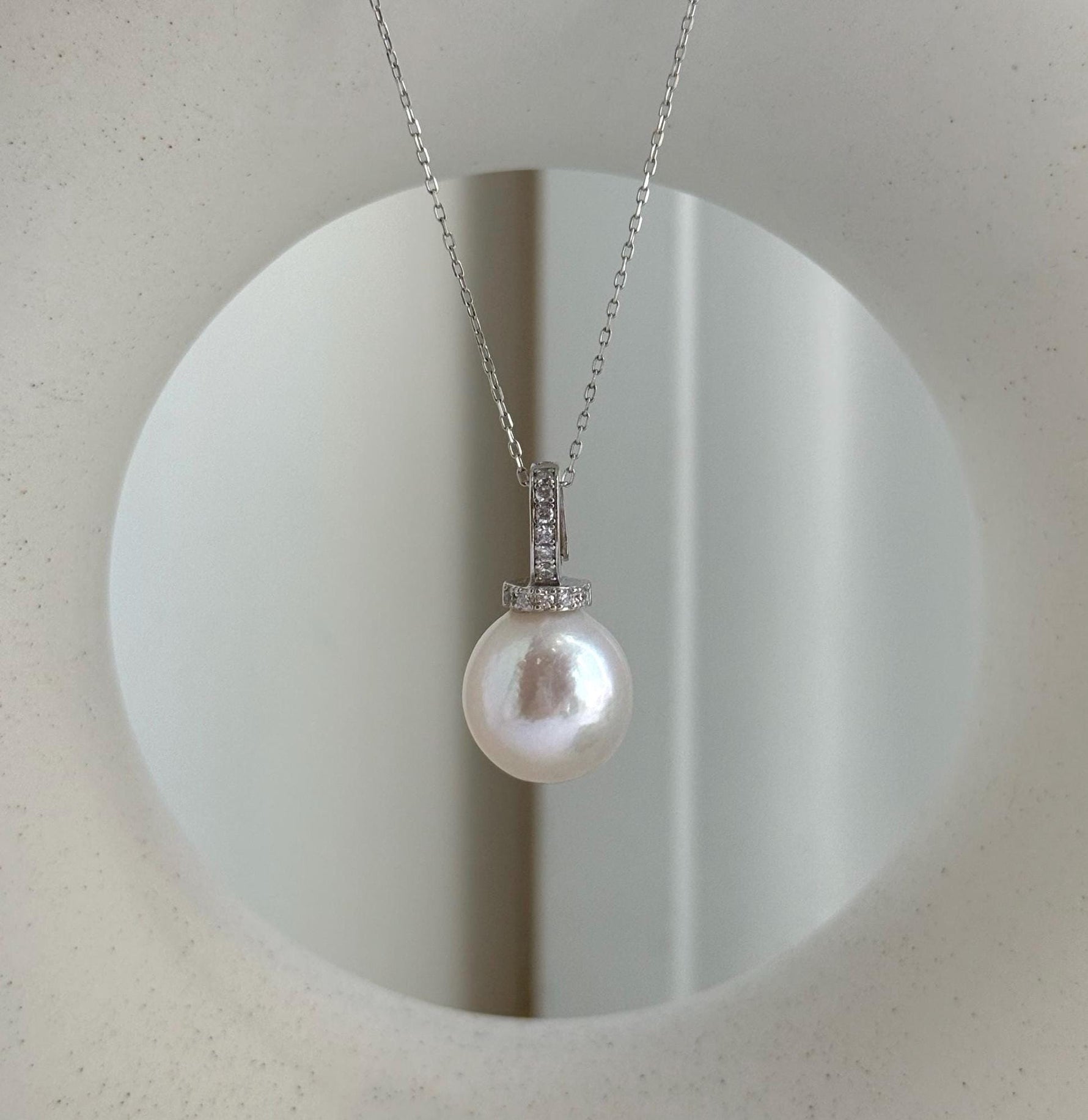 Elly’s 13.7mm Edison Cold White Pearl Pendant: Extreme luster, 2.6cm high, s925 silver minimalist pendant necklace set.