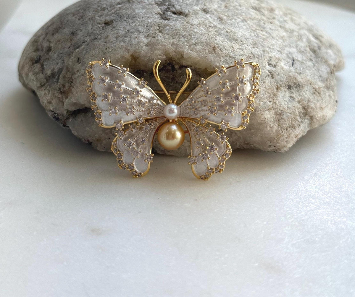 Elly’s White Golden pearls butterfly brooch pendant 2in1: Extreme luster mirrored, daily office pearl brooch for her