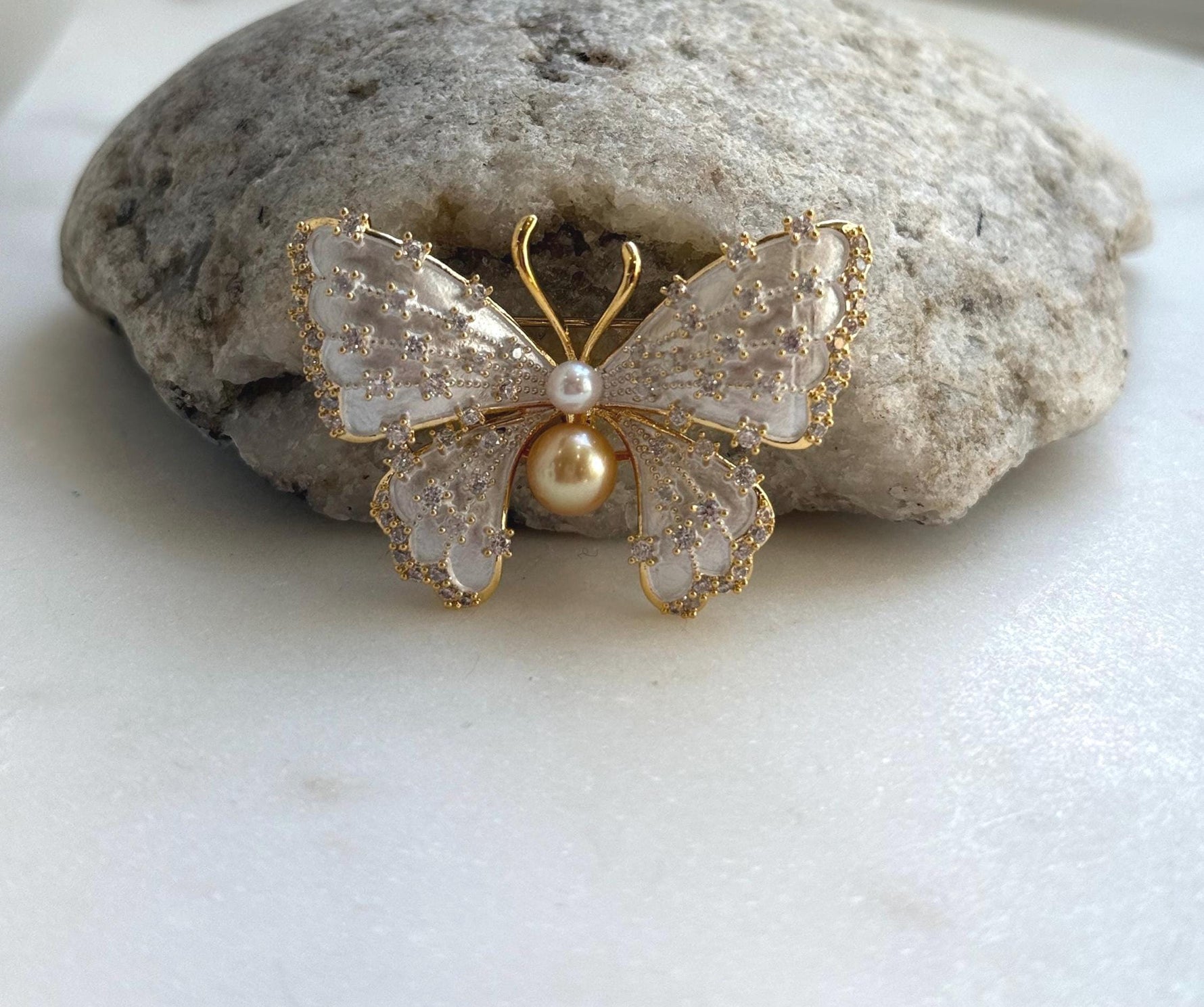 Elly’s White Golden pearls butterfly brooch pendant 2in1: Extreme luster mirrored, daily office pearl brooch for her Mother’s Day gift
